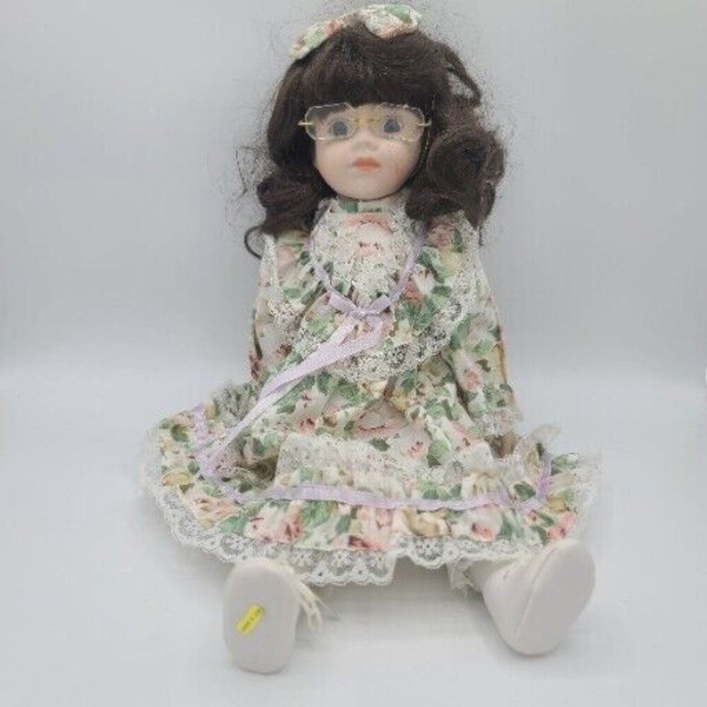 Brinns 1990 Porcelain Doll Liz Brown Hair Blue Eyes With Glasses